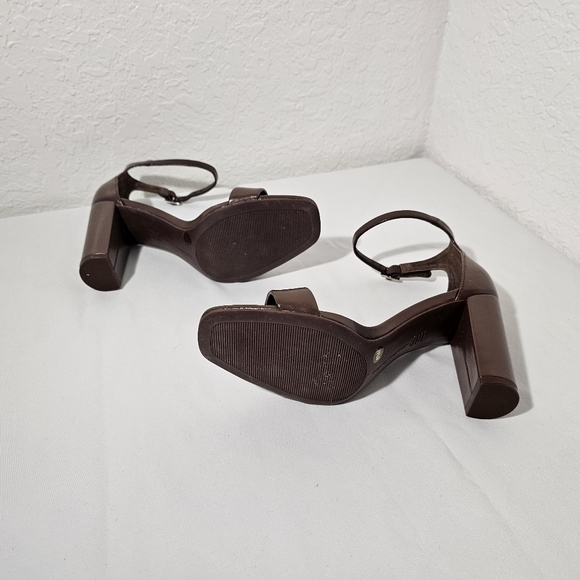 INC strap heel 6.5 - Picture 3 of 5